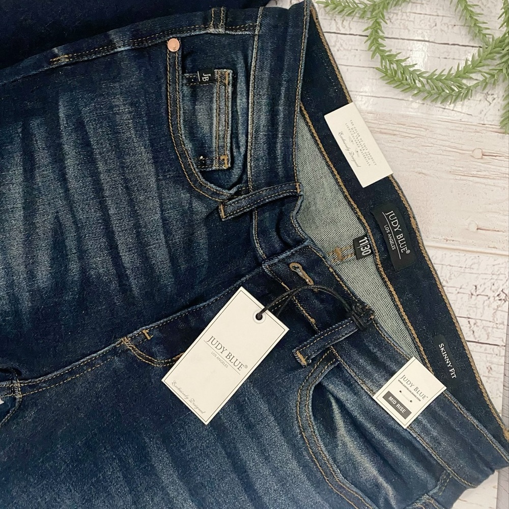 Judy Blue skinny fit mid rise non distressed jeans